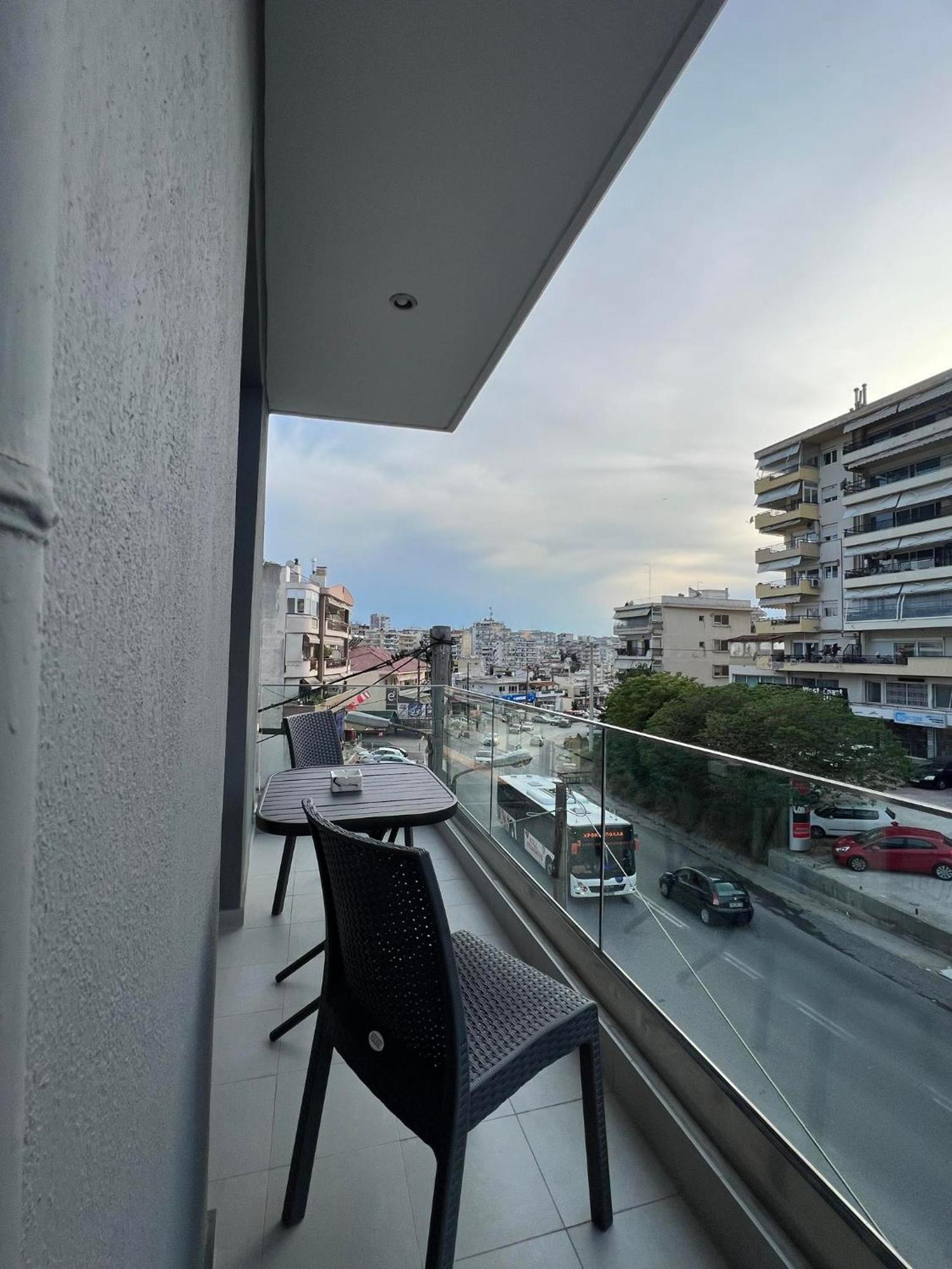 Av Luxury Apartament Saloniki